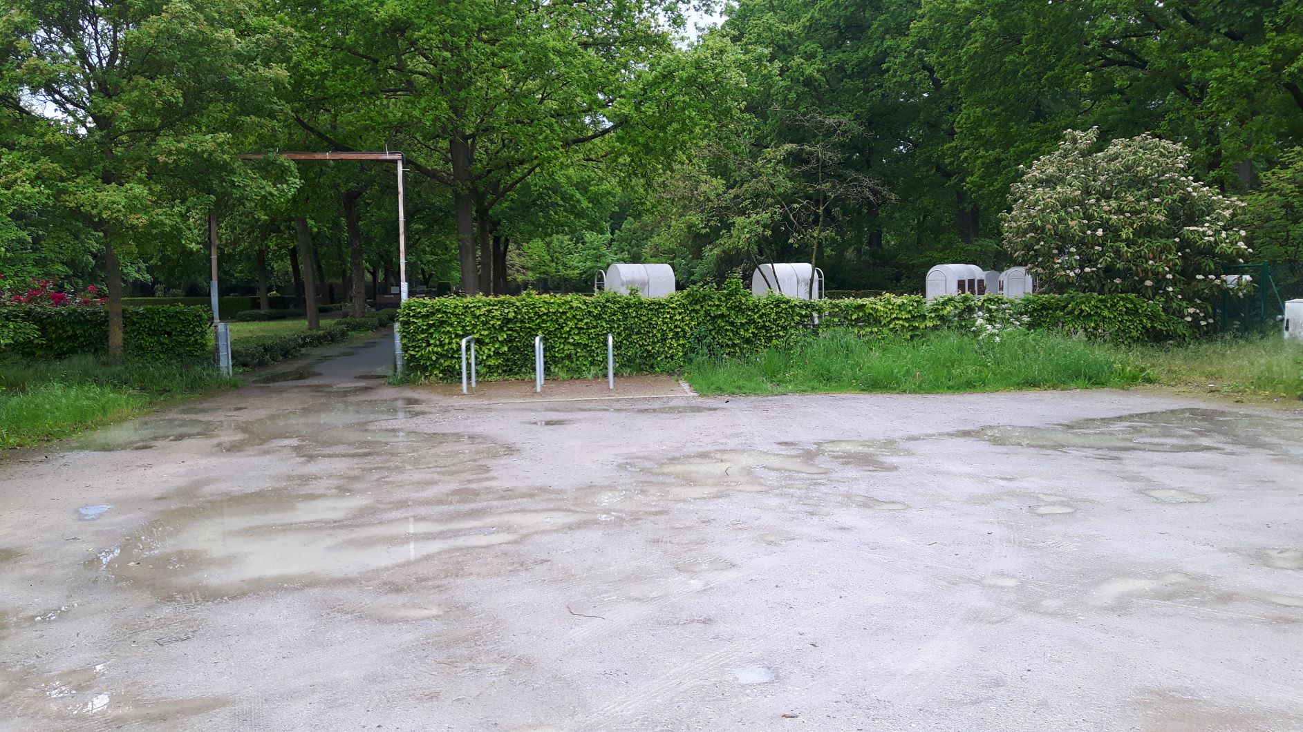 Desolater Parkplatz am Hauptfriedhof: Keine Verbesserung geplant! Schlechte (Stadt-)Ansichten entlang der Römer-Lippe-Route